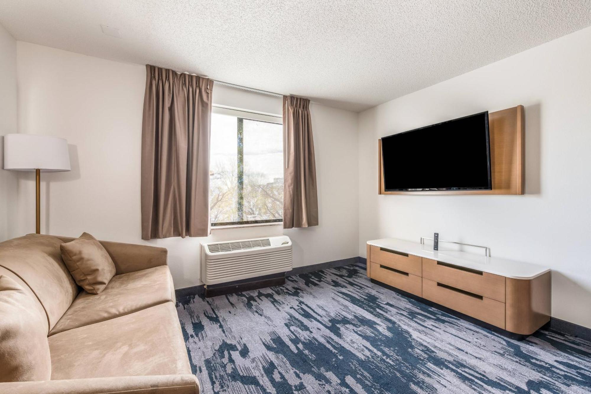 Fairfield By Marriott Inn & Suites Greensboro Coliseum Area Exterior foto